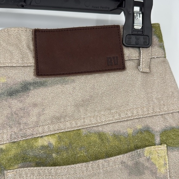 Reclaimed Vintage unisex baggy jeans in green acid wash Size 30 - Picture 11 of 13